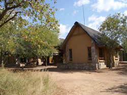 Luxurious self catering Hoedspruit accommodation in a variety of private bush lodges on the beautiful Hoedspruit Wildlife Estate.