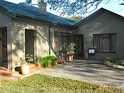 Milton's Guest House offers bed and breakfast accommodation in Thabazimbi