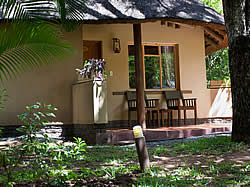 Sefapanes Lodges and Safaris has 5 Deluxe rondavels